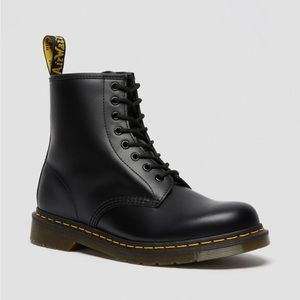 Dr. Martens 1460 Women’s Smooth Leather Lace Up Boots in Black